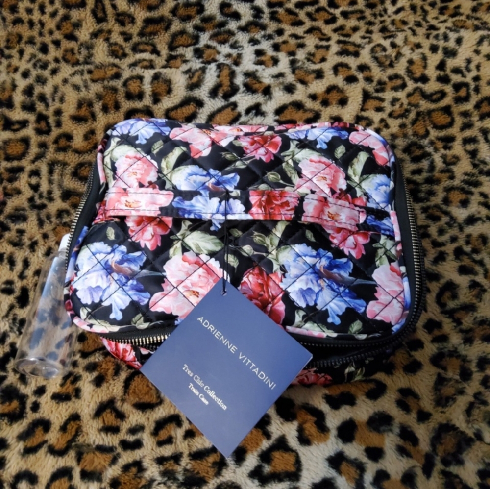 Adrienne Vittadini Travel Make Up/Pencil Case